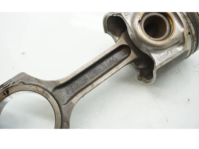 Píst    Ford Transit Custom     