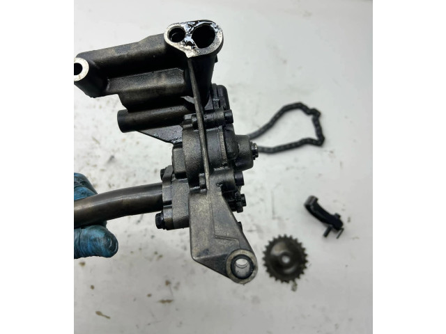 Масляный насос 038115121A    Volkswagen Caddy