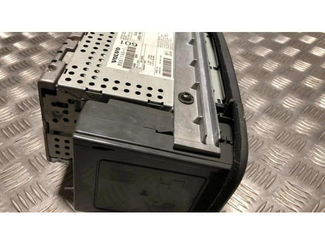 Радио/ проигрыватель CD/DVD / навигация