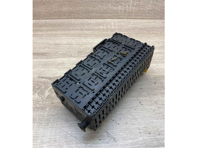 Блок предохранителей 357937039, 6N0971006 Volkswagen Caddy