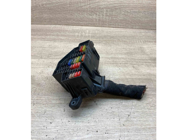 Блок предохранителей VolkswagenJetta Volkswagen Jetta IV