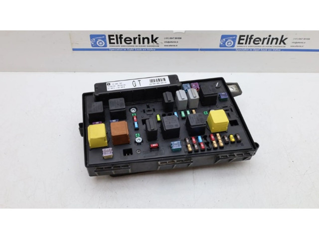 Pojistková skříňka 13206747, 13206747 Opel Zafira B 2006