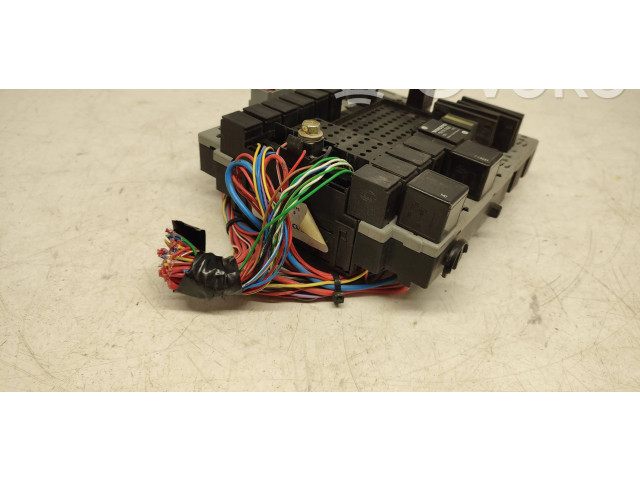 Блок предохранителей  8645411   Volvo V70    