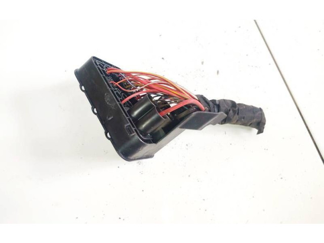 Блок предохранителей 15345261, 1534526-1 Volkswagen Golf Plus