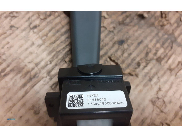 Ручка стеклоочистителей 31456042   Volvo V60