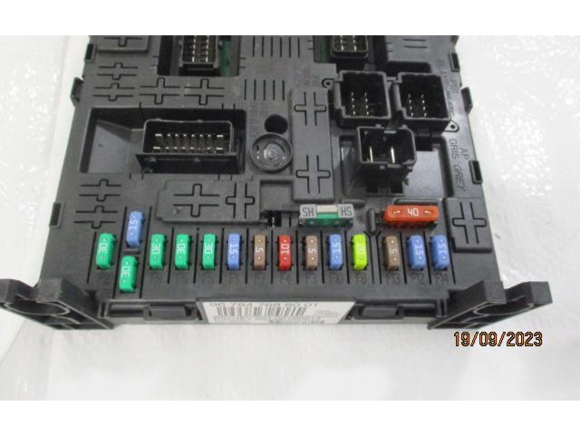 Pojistková skříňka Peugeot RCZ 2014