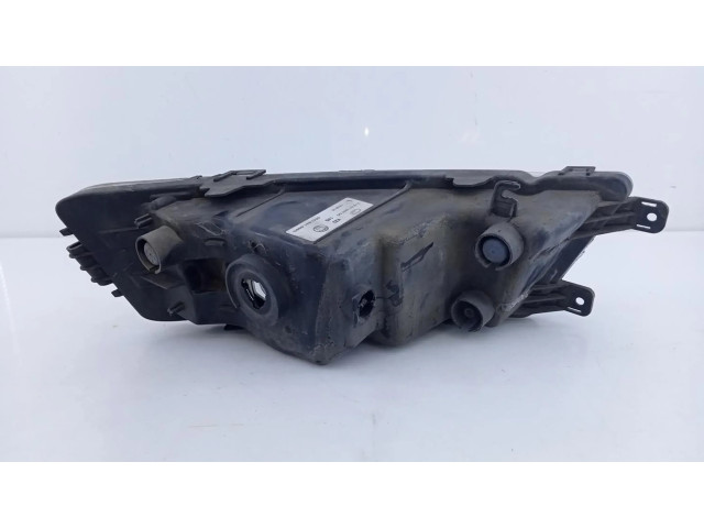 Передняя противотуманная фара