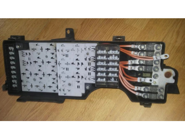 Блок предохранителей 9441607, 9441606 Volvo S80