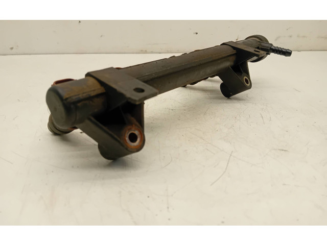 Топливная рампа 047133319, 847133321 Skoda Fabia Mk1 (6Y)