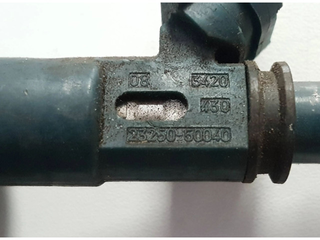 Vstřikovač 2325050040 Toyota Land Cruiser (J100)