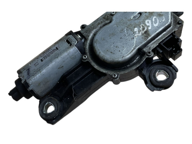 Двигатель стеклоочистителя заднего стекла