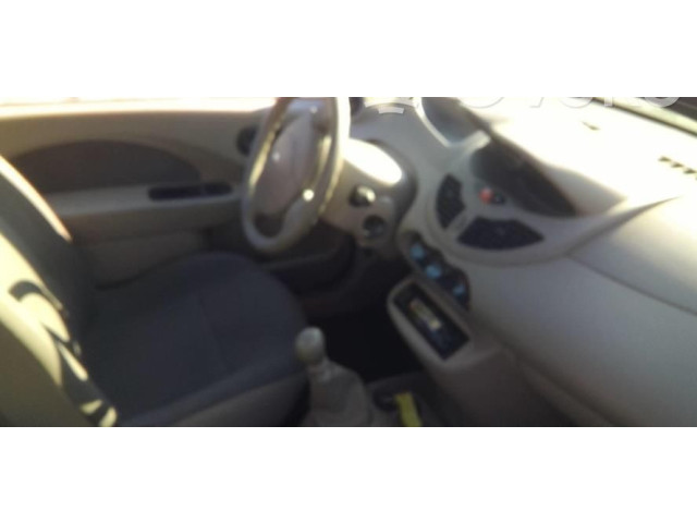 Панель приборов 8200725330   Renault Twingo II       