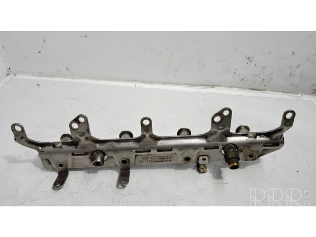 Vstřikovací lišta 06J133317G Audi A3 S3 8P pro benzínový motor 1.8 1050