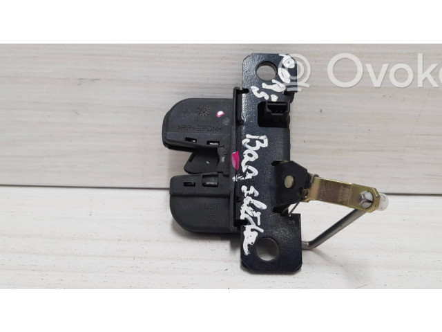 Замок задней крышки