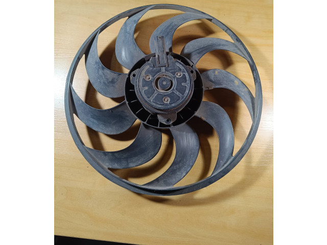 Вентилятор радиатора     4569632    Mitsubishi Pajero 