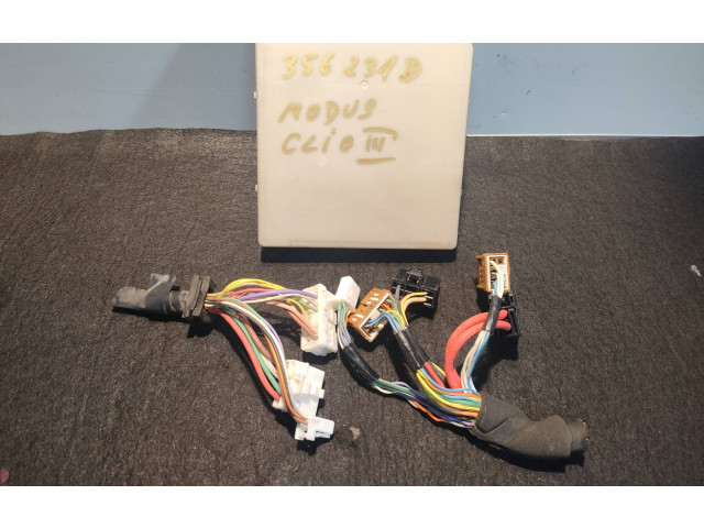 Блок предохранителей  356231D   Renault Clio III    