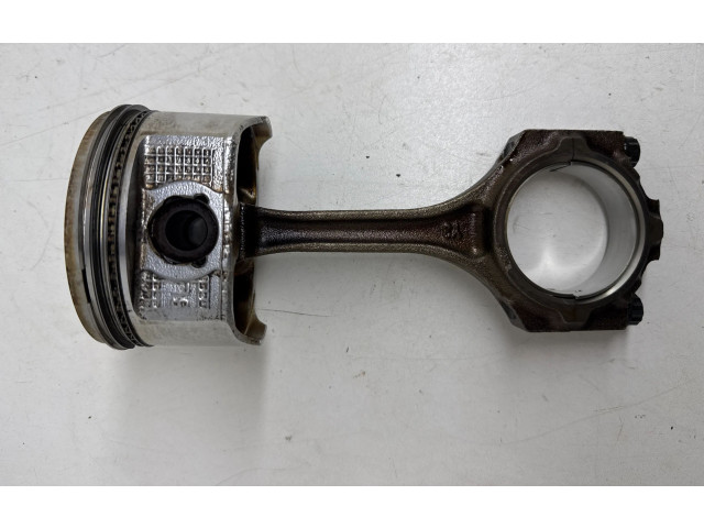 Поршень с шатуном 3UZ 133015008002 Lexus LS UCF30