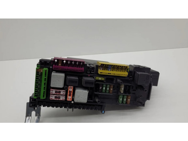 Pojistková skříňka 2049060105, 2049019602 Mercedes-Benz C W204 2012