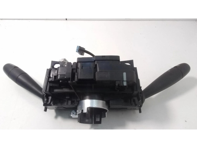 Мултифункционный включатель управления / ручка