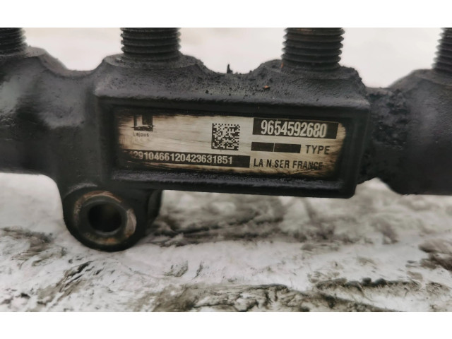 Vstřikovací lišta 9654592680, 120104661 Volvo S40