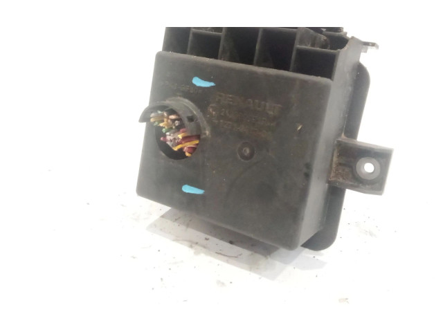 Pojistková skříňka Řídící jednotka BSM 243809791r Renault Austral