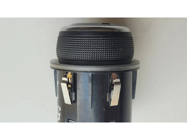 Мултифункционный включатель управления / ручка