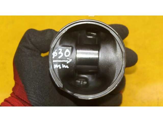 Píst Mercedes-Benz S W221