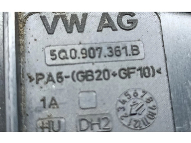 Блок предохранителей 5Q0907361B Skoda Octavia Mk3 (5E)