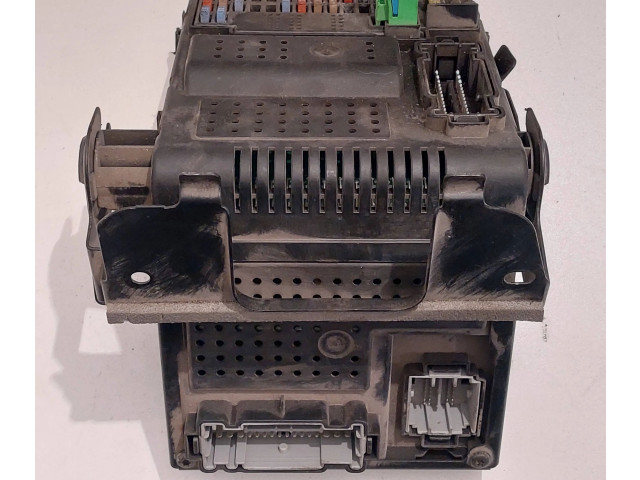 Блок предохранителей 30786889, 28087583   Volvo V70    