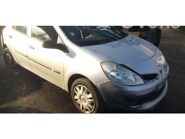 Ручка стеклоочистителей 8201590631 Renault Clio III