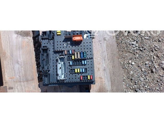   Pojistková skříňka 28017881   Volvo XC70 2006