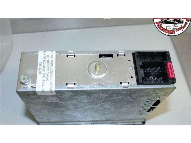 Радио/ проигрыватель CD/DVD / навигация Skoda Superb B5 (3U) 2001 - 2008 года