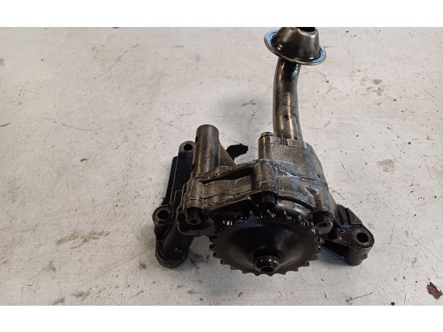 Масляный насос Volkswagen Caddy