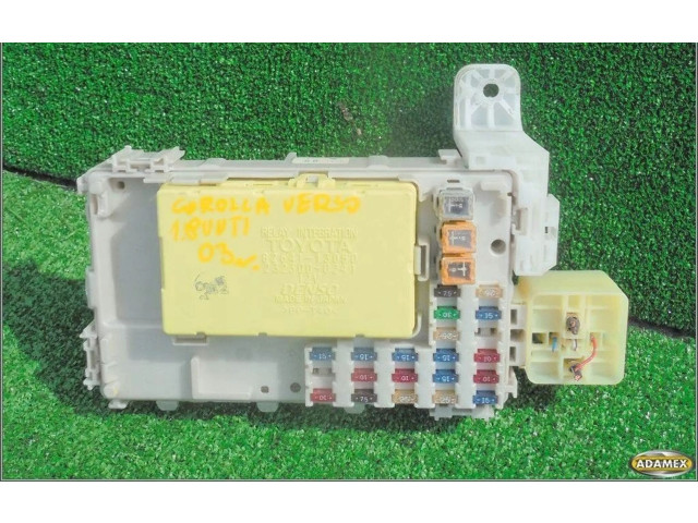 Блок предохранителей    Toyota Corolla Verso E121    
