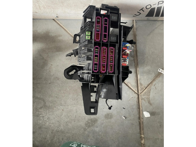 Pojistková skříňka 8W0971845 Audi A4 S4 B9 8W 2022