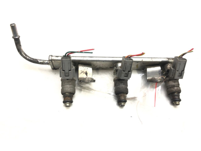 Топливная рампа MR988977   Mitsubishi Colt  