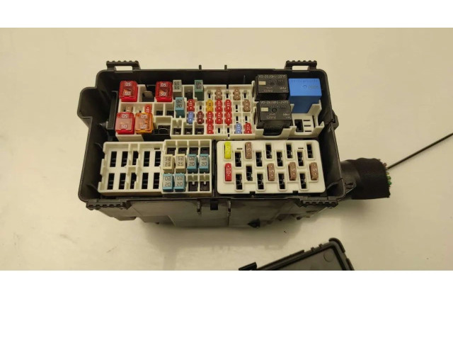 Блок предохранителей KU5T-14A003-GA Ford Transit Custom