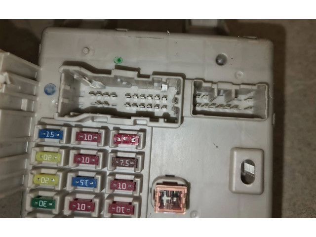 Pojistková skříňka 8198050030, 0665004650 Toyota Land Cruiser (J120) 2004