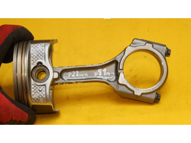 Поршень с шатуном    Subaru Forester SJ       