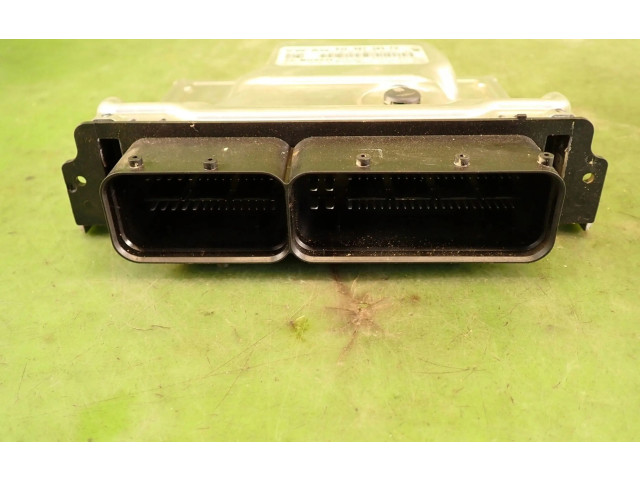 Блок управления двигателем Блок управления Skoda Octavia Mk4