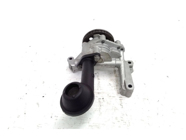 Масляный насос 03L115105B Skoda Fabia Mk2 (5J)