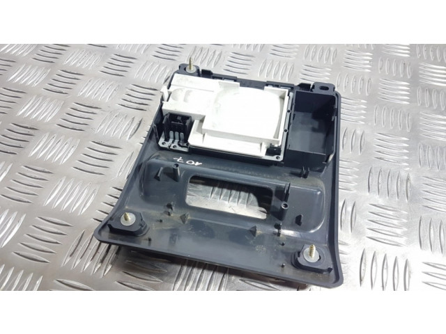 Фонарь освещения передних мест