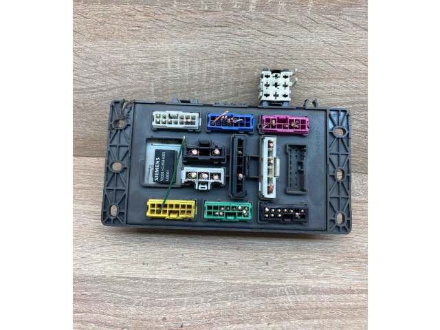 Блок предохранителей 518174701, YQE000050 Rover 75