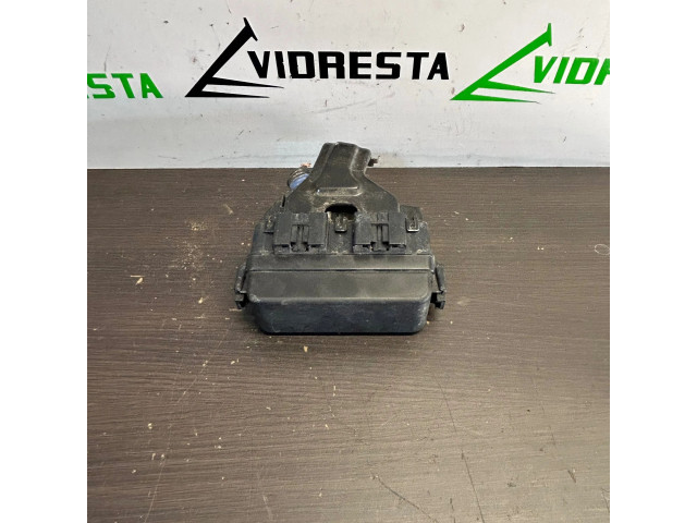 Блок предохранителей     Honda HR-V    