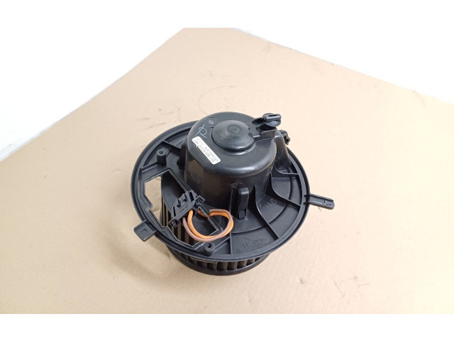 Вентилятор печки    3C1820015M   Skoda Yeti (5L)