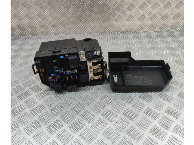   Pojistková skříňka 10966812, 6122085   MG ZS 2024