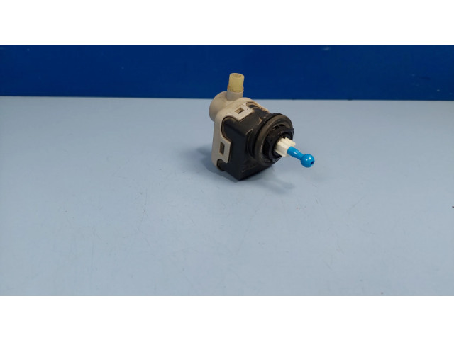 Двигатель для регулирования высоты фар