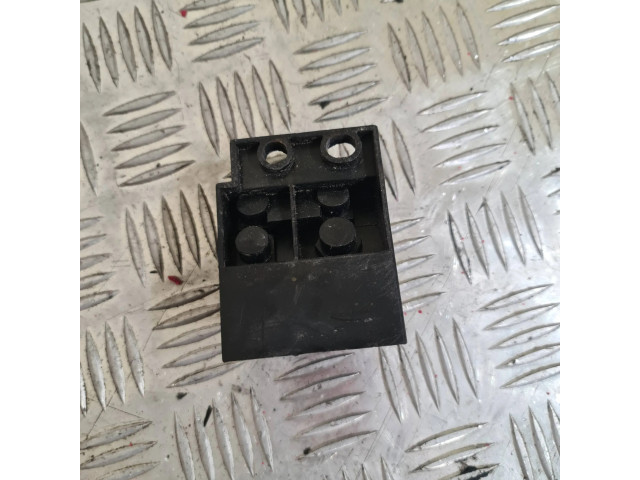 Pojistková skříňka 0025460641 Mercede-Benz S W220 2002