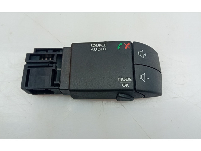 Блок управления 255522448R   Dacia Duster