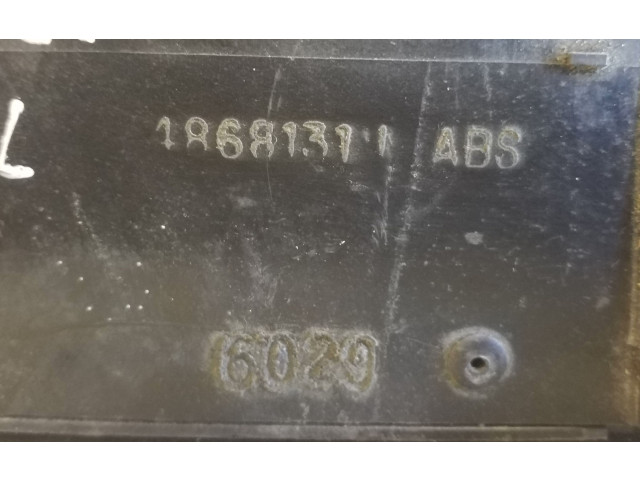 Pojistková skříňka Chrysler Voyager 1998